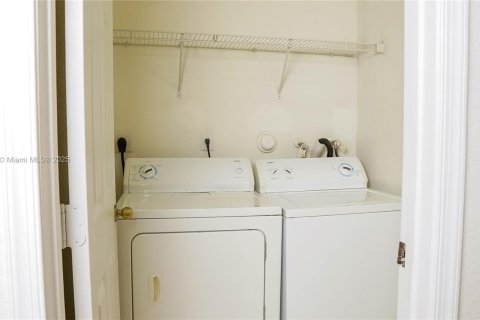 Adosado en venta en Homestead, Florida, 3 dormitorios, 158.31 m2 № 1814855 - foto 18