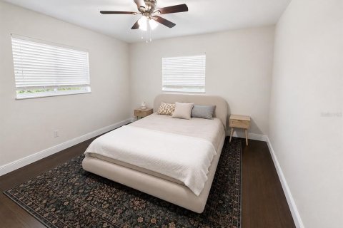 House in Winter Park, Florida 4 bedrooms, 130.53 sq.m. № 2277953 - photo 12