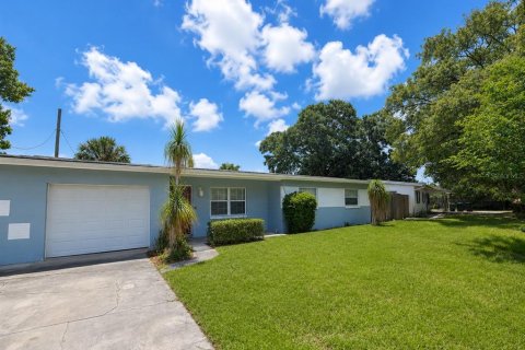 House in Winter Park, Florida 4 bedrooms, 130.53 sq.m. № 2277953