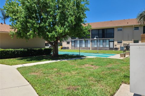 Condo in Sarasota, Florida, 2 bedrooms  № 2212356 - photo 14