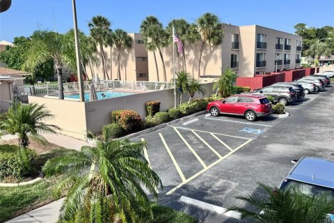 Condo in Sarasota, Florida, 2 bedrooms № 2212356