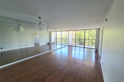 Condominio en venta en Lauderhill, Florida, 2 dormitorios, 102.19 m2 № 1741452 - foto 7