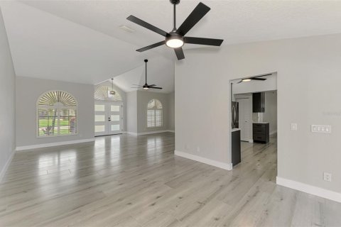 Casa en venta en Port Charlotte, Florida, 3 dormitorios, 234.67 m2 № 2093856 - foto 12