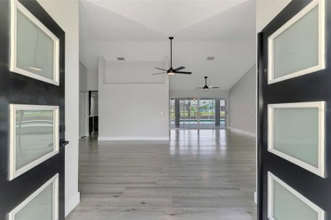 Casa en venta en Port Charlotte, Florida, 3 dormitorios, 234.67 m2 № 2093856 - foto 4