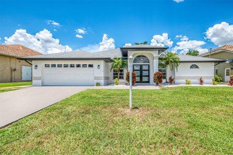 Casa en venta en Port Charlotte, Florida, 3 dormitorios, 234.67 m2 № 2093856 - foto 2