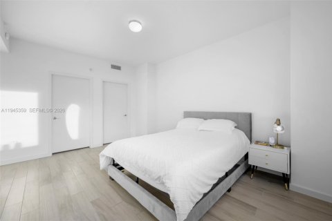 Copropriété à louer à Miami, Floride: 2 chambres, 98.85 m2 № 2152861 - photo 12
