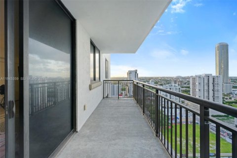Copropriété à louer à Miami, Floride: 2 chambres, 98.85 m2 № 2152861 - photo 22