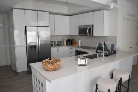 Copropriété à louer à Miami, Floride: 2 chambres, 98.85 m2 № 2152861 - photo 6