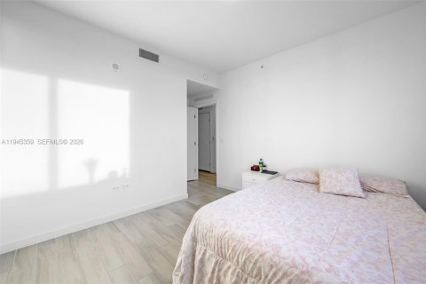 Copropriété à louer à Miami, Floride: 2 chambres, 98.85 m2 № 2152861 - photo 18