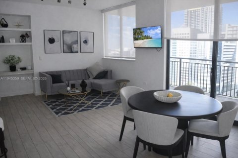 Copropriété à louer à Miami, Floride: 2 chambres, 98.85 m2 № 2152861 - photo 3