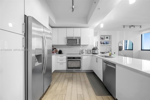 Copropriété à louer à Miami, Floride: 2 chambres, 98.85 m2 № 2152861 - photo 8