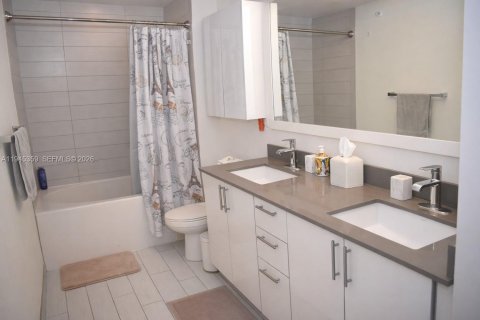 Copropriété à louer à Miami, Floride: 2 chambres, 98.85 m2 № 2152861 - photo 13