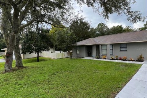 House in Ocala, Florida 3 bedrooms, 100.24 sq.m. № 939965 - photo 2