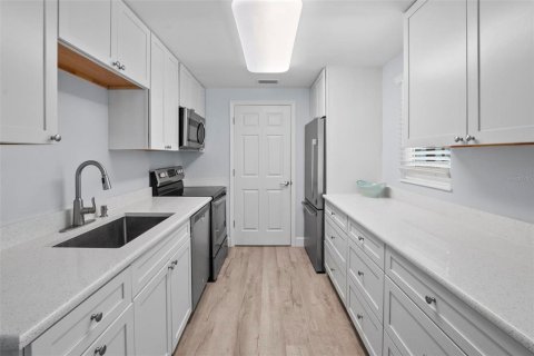 Купить виллу или дом в Сарасота, Флорида 8 комнат, 113.43м2, № 1902987 - фото 7