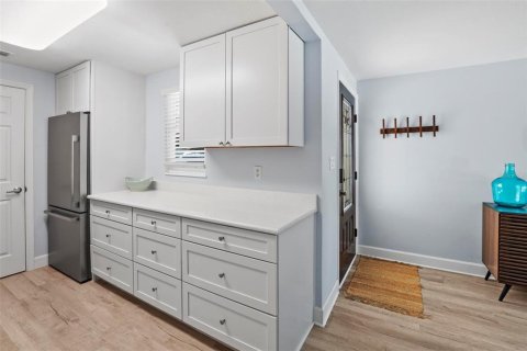 Купить виллу или дом в Сарасота, Флорида 8 комнат, 113.43м2, № 1902987 - фото 8
