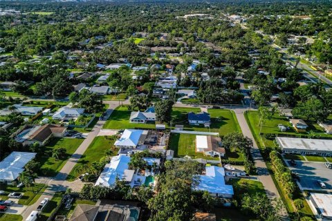 Купить виллу или дом в Сарасота, Флорида 8 комнат, 113.43м2, № 1902987 - фото 30
