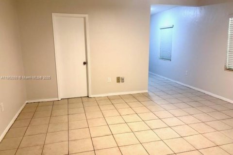 Apartment in Coral Gables, Florida 1 bedroom, 46.45 sq.m. № 1892371 - photo 5