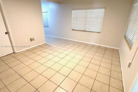 Apartment in Coral Gables, Florida 1 bedroom, 46.45 sq.m. № 1892371 - photo 4
