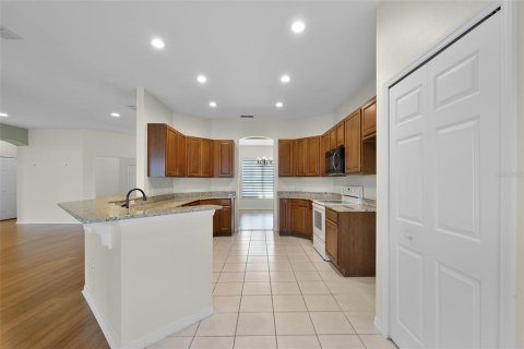 House in Kissimmee, Florida 4 bedrooms, 227.8 sq.m. № 1802375 - photo 15