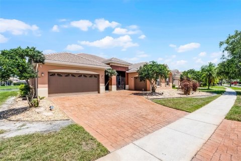 House in Kissimmee, Florida 4 bedrooms, 227.8 sq.m. № 1802375 - photo 2