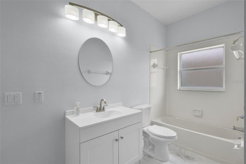 House in Kissimmee, Florida 4 bedrooms, 227.8 sq.m. № 1802375 - photo 27