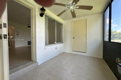 Copropriété à vendre à West Palm Beach, Floride: 2 chambres, 92.07 m2 № 2061803 - photo 3