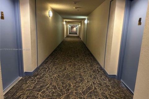 Condominio en venta en Weston, Florida, 1 dormitorio, 94.48 m2 № 1875226 - foto 19