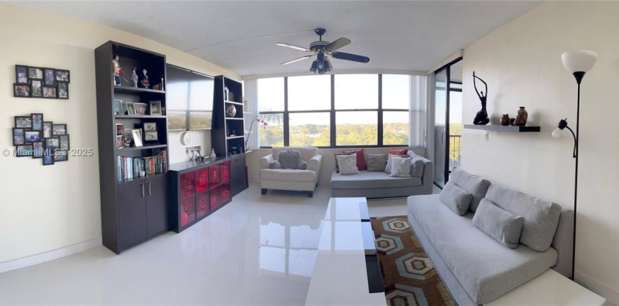 Condominio en Weston, Florida, 1 dormitorio  № 1875226