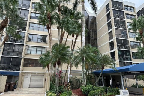 Condominio en venta en Weston, Florida, 1 dormitorio, 94.48 m2 № 1875226 - foto 24