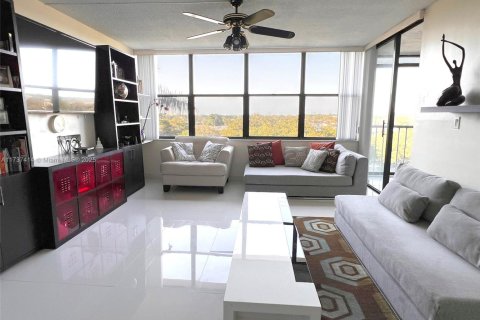 Condominio en venta en Weston, Florida, 1 dormitorio, 94.48 m2 № 1875226 - foto 2