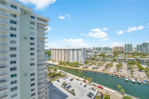 Copropriété à vendre à Sunny Isles Beach, Floride: 3 chambres, 145.86 m2 № 1958822 - photo 30