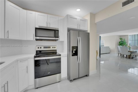 Copropriété à vendre à Sunny Isles Beach, Floride: 3 chambres, 145.86 m2 № 1958822 - photo 8