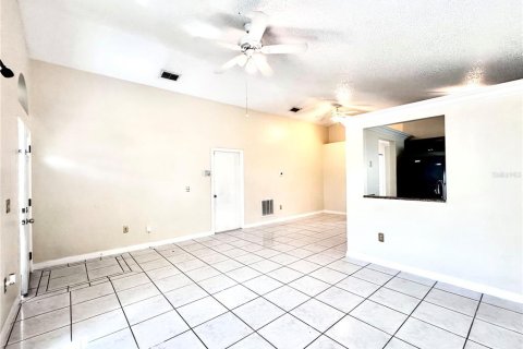 Снять в аренду виллу или дом в Орландо, Флорида 3 комнаты, 107.02м2, № 1879582 - фото 11