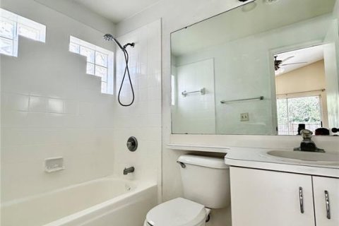 Снять в аренду виллу или дом в Орландо, Флорида 3 комнаты, 107.02м2, № 1879582 - фото 15