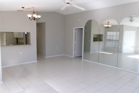 Villa ou maison à vendre à Port Richey, Floride: 3 chambres, 115.11 m2 № 2142538 - photo 4
