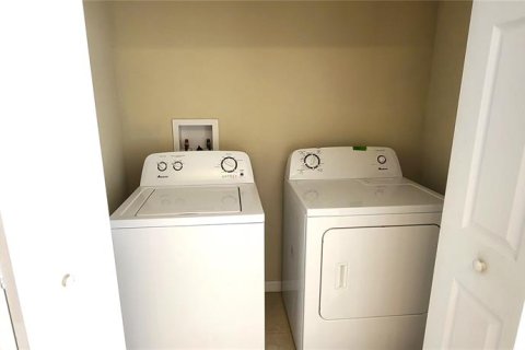 Apartamento en alquiler en Kissimmee, Florida, 3 dormitorios, 111.48 m2 № 1879868 - foto 14
