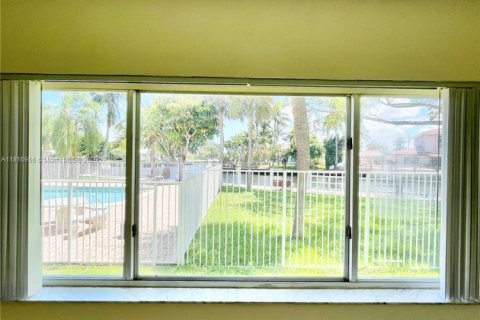 Condominio en alquiler en Pompano Beach, Florida, 1 dormitorio, 65.03 m2 № 2016722 - foto 20