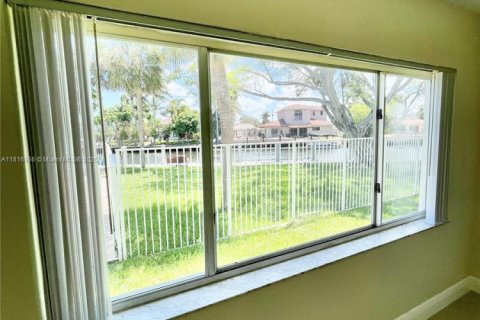 Condominio en alquiler en Pompano Beach, Florida, 1 dormitorio, 65.03 m2 № 2016722 - foto 19