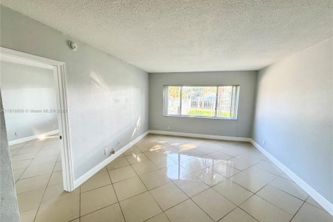 Condominio en alquiler en Pompano Beach, Florida, 1 dormitorio, 65.03 m2 № 2016722 - foto 3