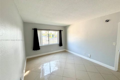 Condominio en alquiler en Pompano Beach, Florida, 1 dormitorio, 65.03 m2 № 2016722 - foto 8