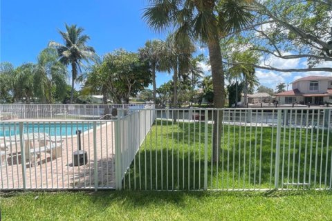 Condominio en alquiler en Pompano Beach, Florida, 1 dormitorio, 65.03 m2 № 2016722 - foto 18