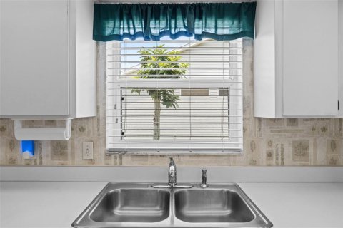 House in Lakeland, Florida 2 bedrooms, 114.73 sq.m. № 1677819 - photo 16