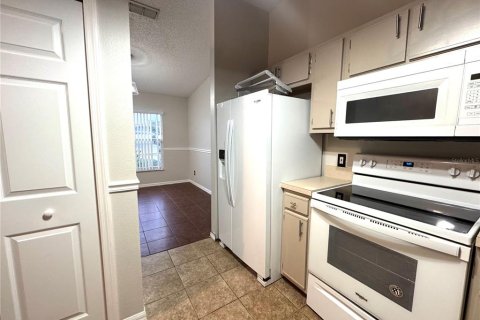 House in Deltona, Florida 4 bedrooms, 150.13 sq.m. № 1898794 - photo 8