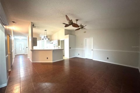 House in Deltona, Florida 4 bedrooms, 150.13 sq.m. № 1898794 - photo 15