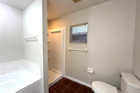 House in Deltona, Florida 4 bedrooms, 150.13 sq.m. № 1898794 - photo 26