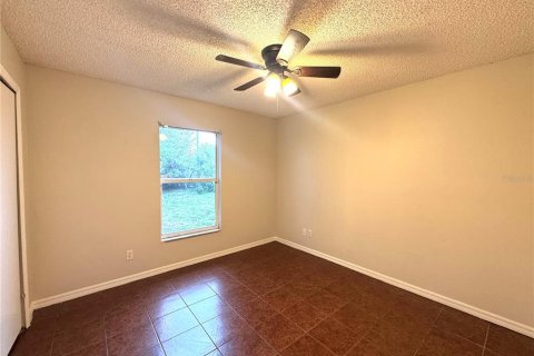 House in Deltona, Florida 4 bedrooms, 150.13 sq.m. № 1898794 - photo 18