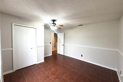 House in Deltona, Florida 4 bedrooms, 150.13 sq.m. № 1898794 - photo 3