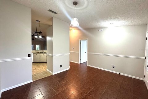 House in Deltona, Florida 4 bedrooms, 150.13 sq.m. № 1898794 - photo 5