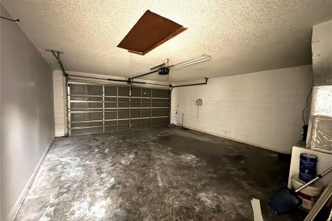 House in Deltona, Florida 4 bedrooms, 150.13 sq.m. № 1898794 - photo 27