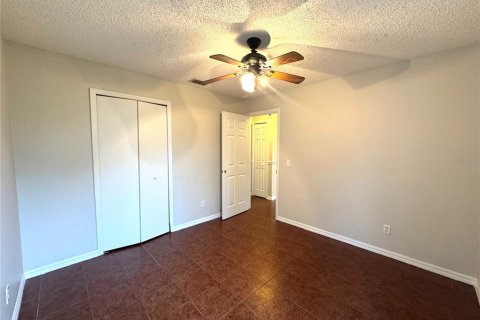 House in Deltona, Florida 4 bedrooms, 150.13 sq.m. № 1898794 - photo 21